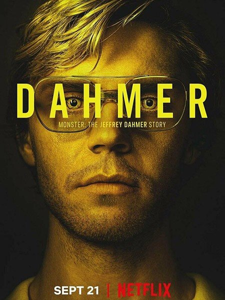 сериал Монстр: История Джеффри Дамера (1 сезон) / Dahmer - Monster: The Jeffrey Dahmer Story